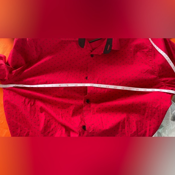 Guess Red Shirt with Black Pattern - Picture 4 of 4